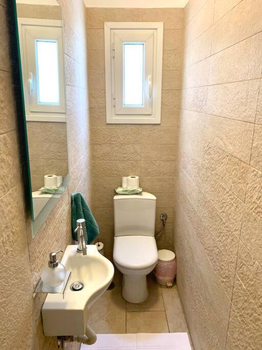 Spacious 4-Bedroom Family Home, 100M From Metro Aten Exteriör bild