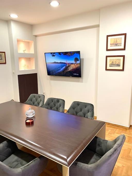 Spacious 4-Bedroom Family Home, 100M From Metro Aten Exteriör bild